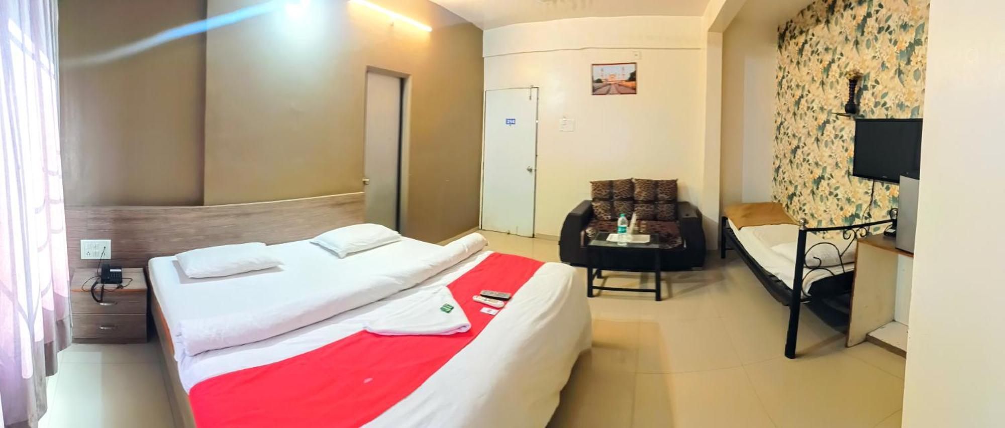 Hotel Royal Regency ออรังกาบัด ภายนอก รูปภาพ